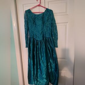 1980s  JCPenney Teal Lace & Satin Formal Gown Boat Neck Long Lace Sleeve Size 12